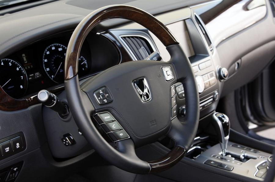  Hyundai Equus 2012 года  (фото 21 из 41)